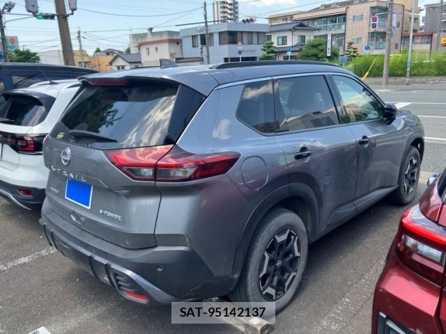 Nissan X-TRAIL HYBRID 2023-07 7981674-7