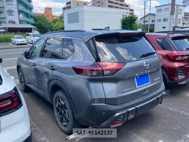 Nissan X-TRAIL HYBRID 2023-07 7981674-8