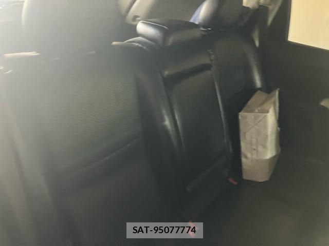 Nissan X-TRAIL HYBRID 2016-02 7981677-15