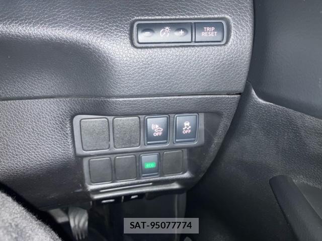 Nissan X-TRAIL HYBRID 2016-02 7981677-25