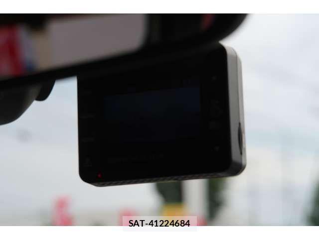 Nissan X-TRAIL HYBRID 2016-08 8039436-4