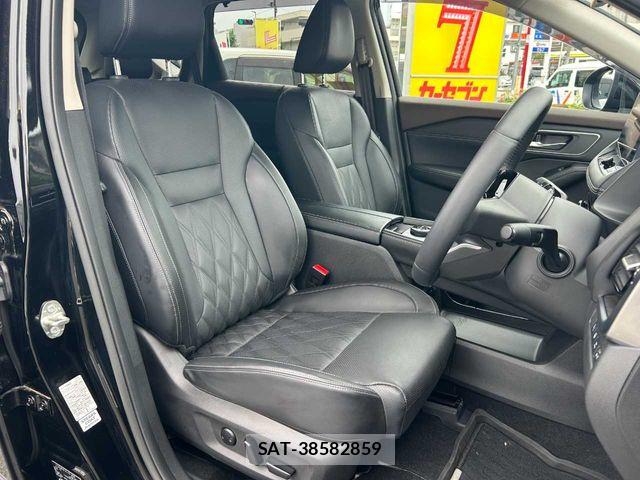 Nissan X-TRAIL HYBRID 2025-03 8039421-25