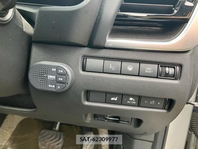 Nissan X-TRAIL HYBRID 2022-08 8039430-15