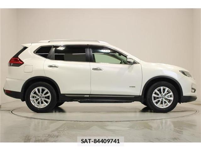 Nissan X-TRAIL HYBRID 2019-08 8039435-12