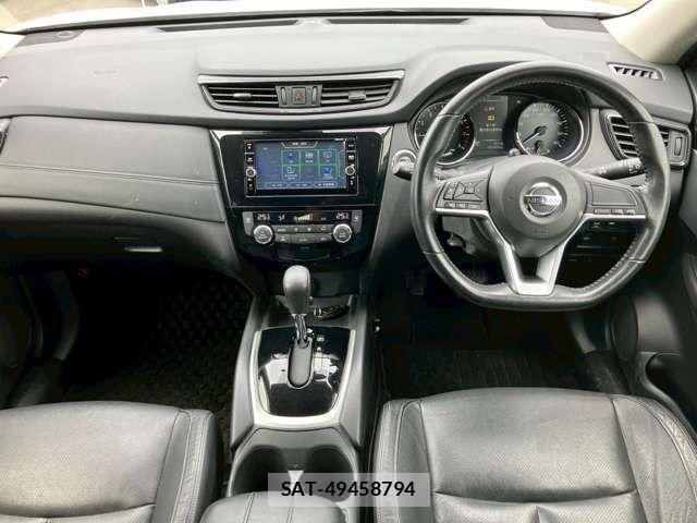Nissan X-TRAIL HYBRID 2017-07 8039437-12