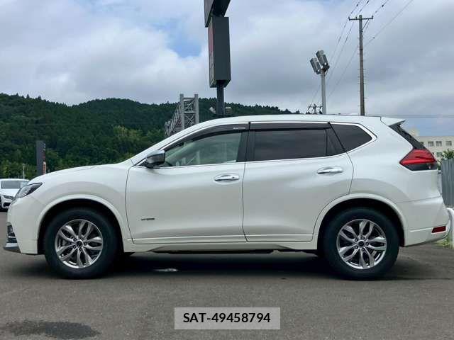 Nissan X-TRAIL HYBRID 2017-07 8039437-15
