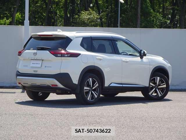 Nissan X-TRAIL HYBRID 2022-10 8039426-2
