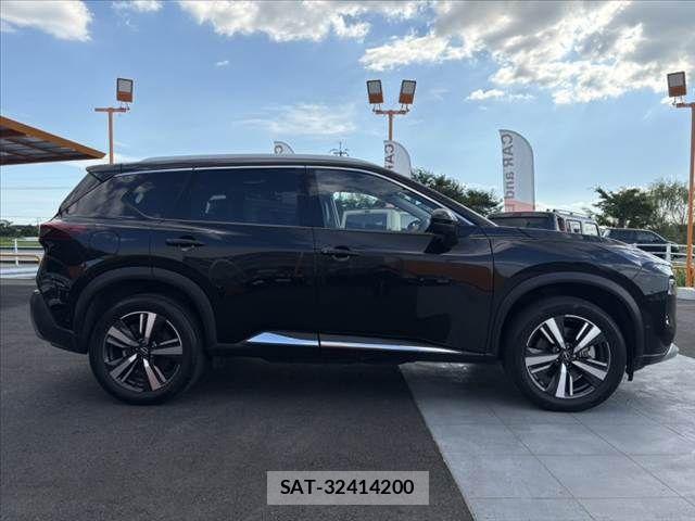 Nissan X-TRAIL HYBRID 2022-09 8039424-11