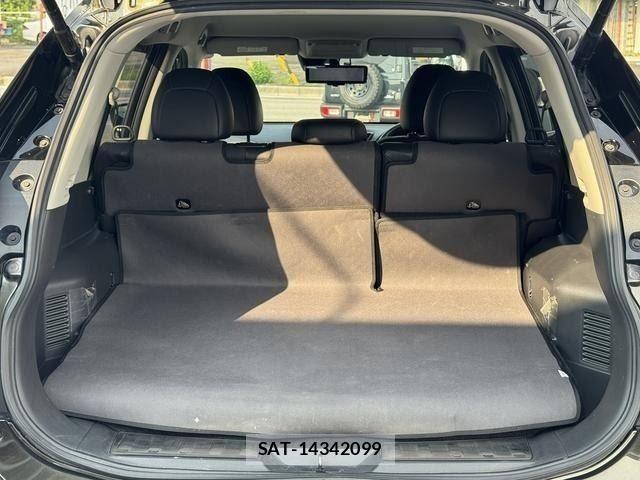 Nissan X-TRAIL HYBRID 2018-04 8076266-10
