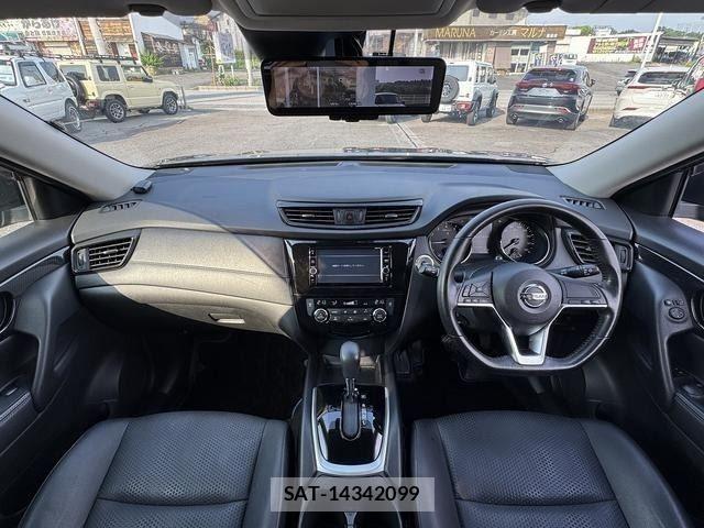 Nissan X-TRAIL HYBRID 2018-04 8076266-1