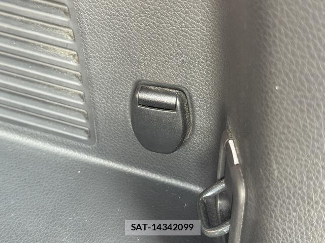 Nissan X-TRAIL HYBRID 2018-04 8076266-26