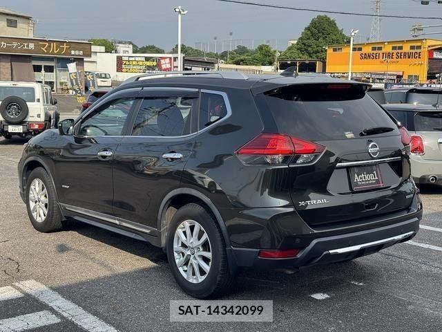 Nissan X-TRAIL HYBRID 2018-04 8076266-3