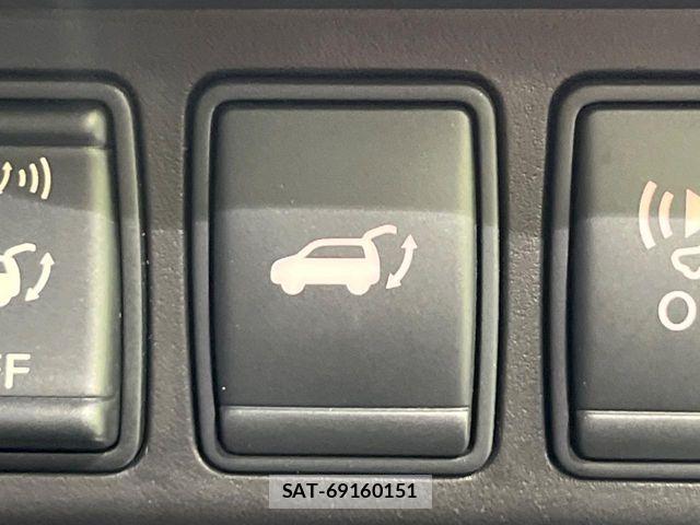 Nissan X-TRAIL HYBRID 2016-05 8076267-4