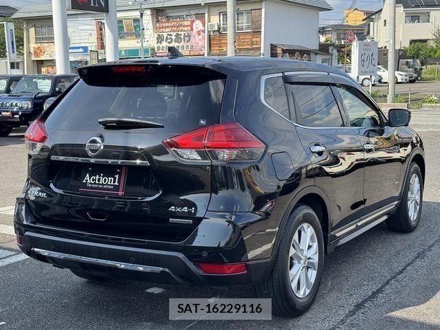Nissan X-TRAIL HYBRID 2019-03 8076264-5
