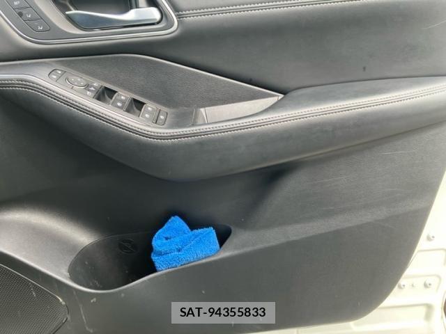 Nissan X-TRAIL HYBRID 2022-11 8076261-6