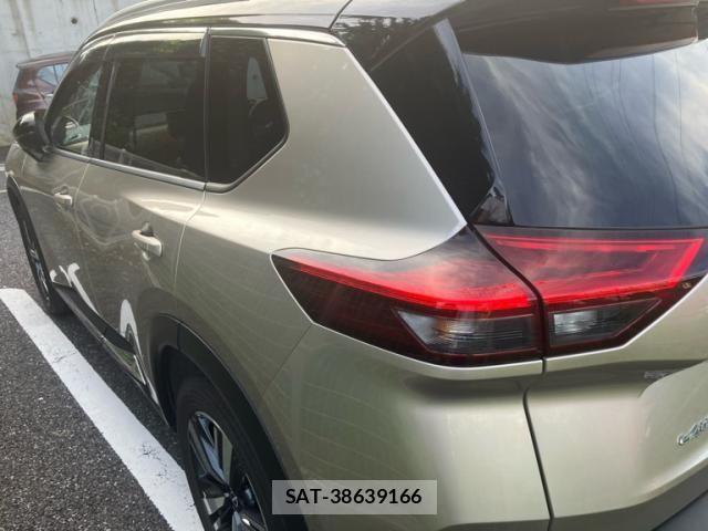 Nissan X-TRAIL HYBRID 2023-03 8076254-6