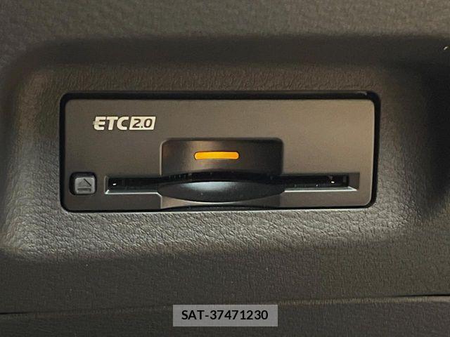Nissan X-TRAIL HYBRID 2023-08 8076257-7
