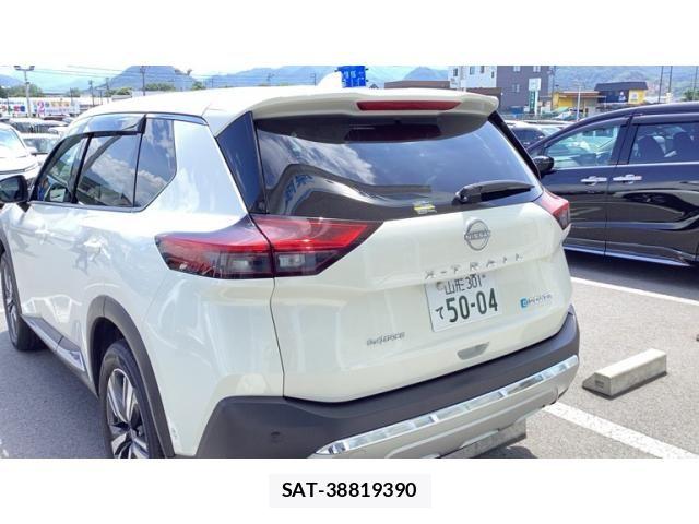Nissan X-TRAIL HYBRID 2025-01 8076256-1