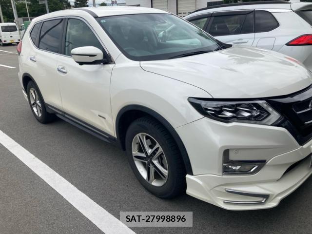 Nissan X-TRAIL HYBRID 2019-09 8102946-3