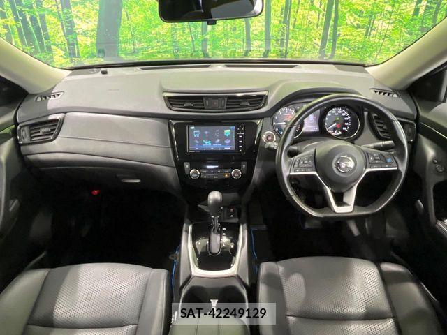 Nissan X-TRAIL HYBRID 2017-07 8102945-1
