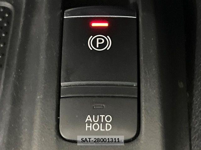 Nissan X-TRAIL HYBRID 2017-05 8102947-5