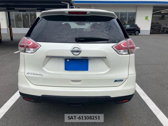 Nissan X-TRAIL HYBRID 2015-12 8102950-9