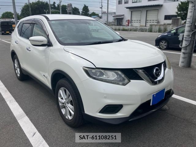 Nissan X-TRAIL HYBRID 2015-12 8102950-3