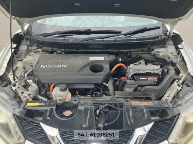 Nissan X-TRAIL HYBRID 2015-12 8102950-7