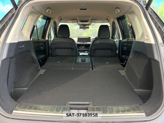 Nissan X-TRAIL HYBRID 2023-04 8102943-10
