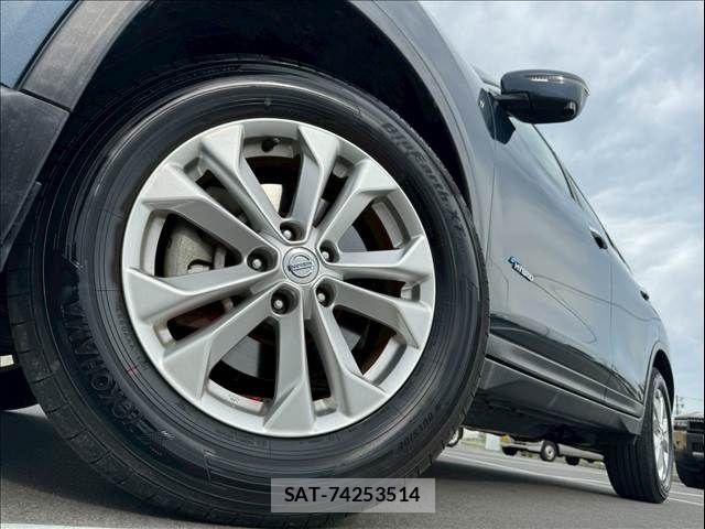 Nissan X-TRAIL HYBRID 2015-11 8147071-18