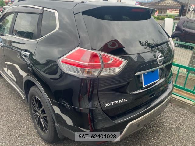 Nissan X-TRAIL HYBRID 2015-08 8147083-10