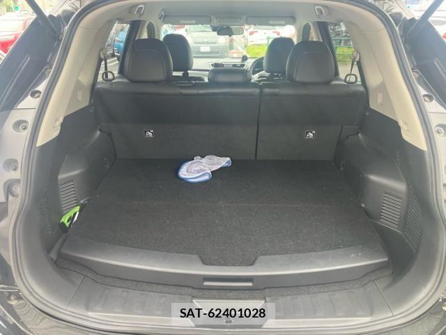 Nissan X-TRAIL HYBRID 2015-08 8147083-12