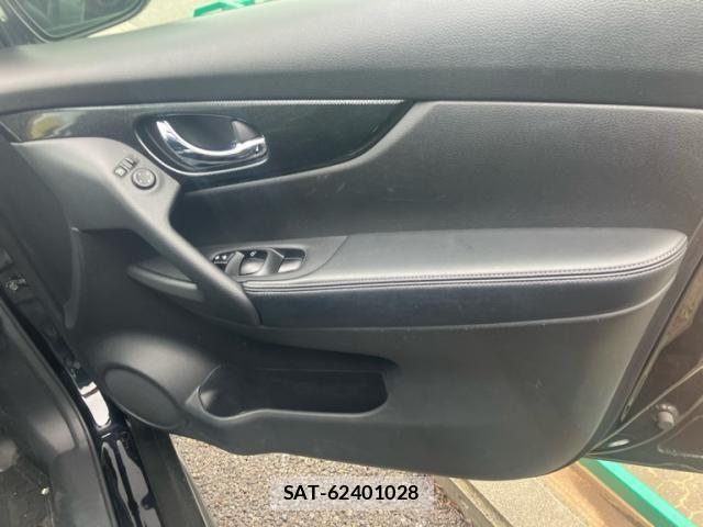 Nissan X-TRAIL HYBRID 2015-08 8147083-17