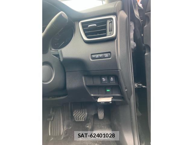 Nissan X-TRAIL HYBRID 2015-08 8147083-18