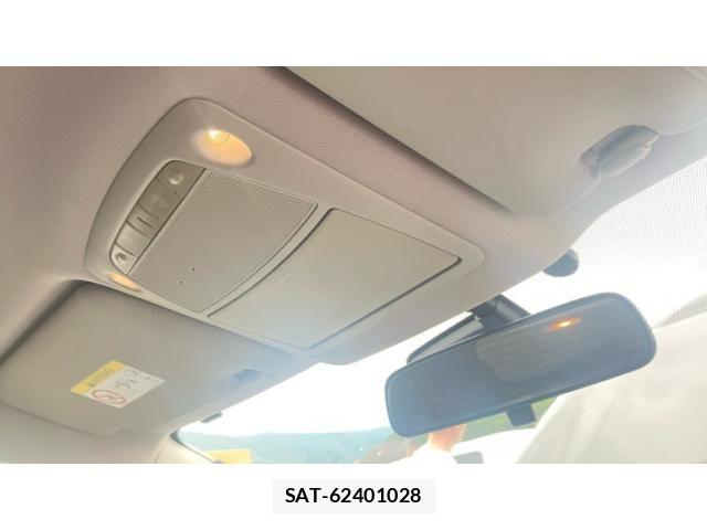 Nissan X-TRAIL HYBRID 2015-08 8147083-24
