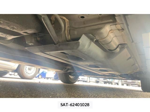 Nissan X-TRAIL HYBRID 2015-08 8147083-26