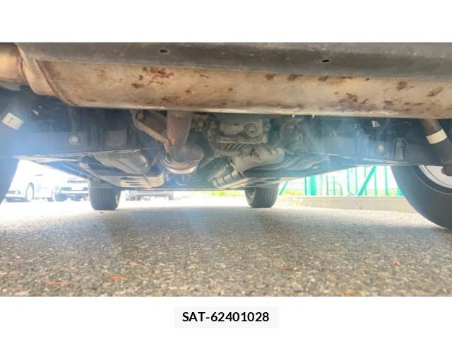 Nissan X-TRAIL HYBRID 2015-08 8147083-27