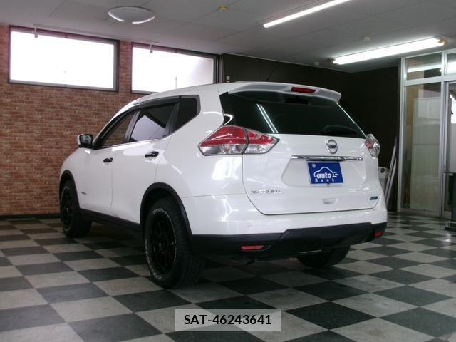 Nissan X-TRAIL HYBRID 2015-05 8159585-1