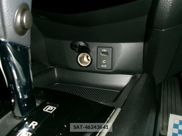 Nissan X-TRAIL HYBRID 2015-05 8159585-25