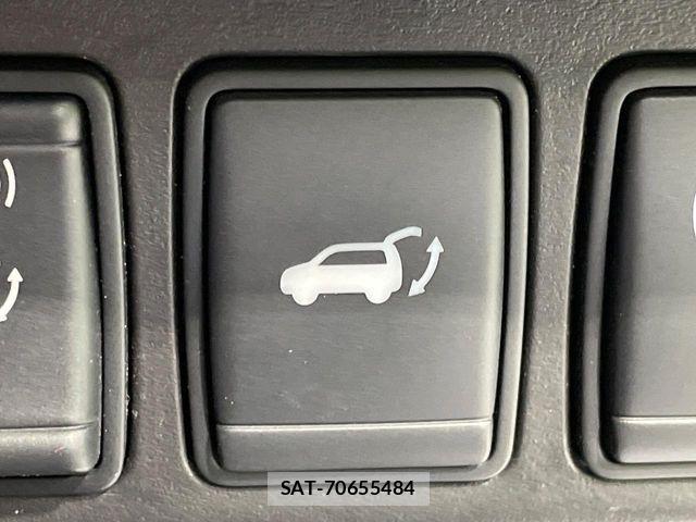 Nissan X-TRAIL HYBRID 2016-02 8159586-6