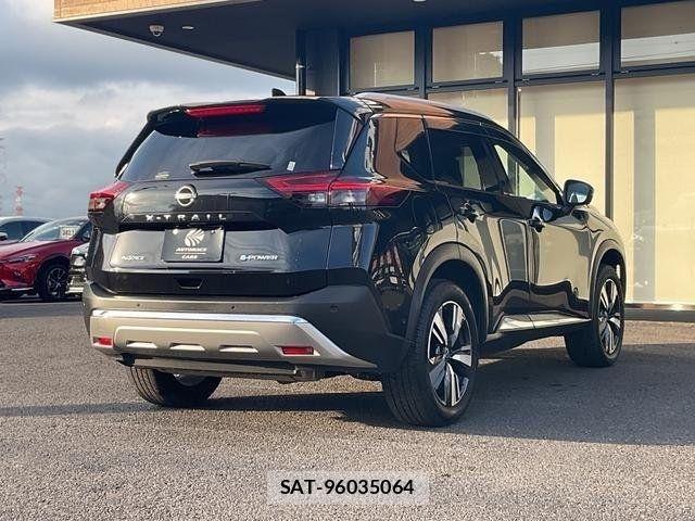 Nissan X-TRAIL HYBRID 2024-01 8211164-2