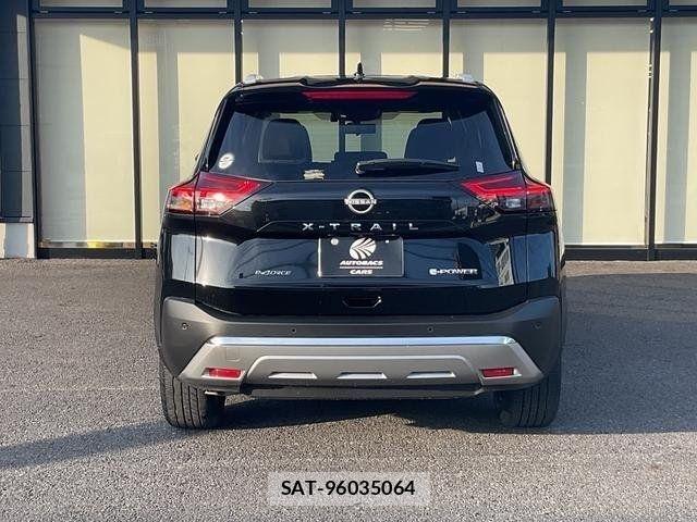 Nissan X-TRAIL HYBRID 2024-01 8211164-4