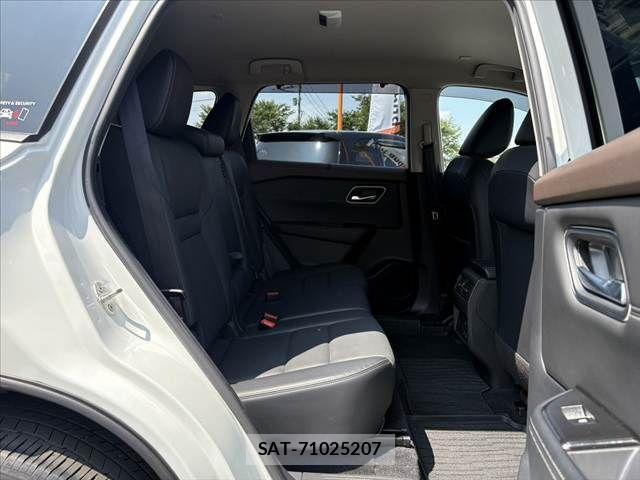 Nissan X-TRAIL HYBRID 2024-06 8211167-17