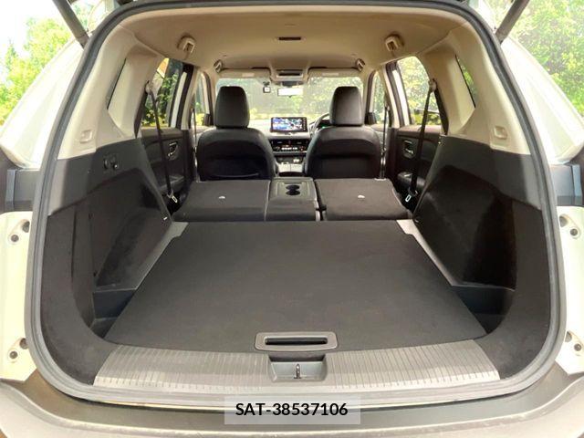 Nissan X-TRAIL HYBRID 2022-08 8211168-9
