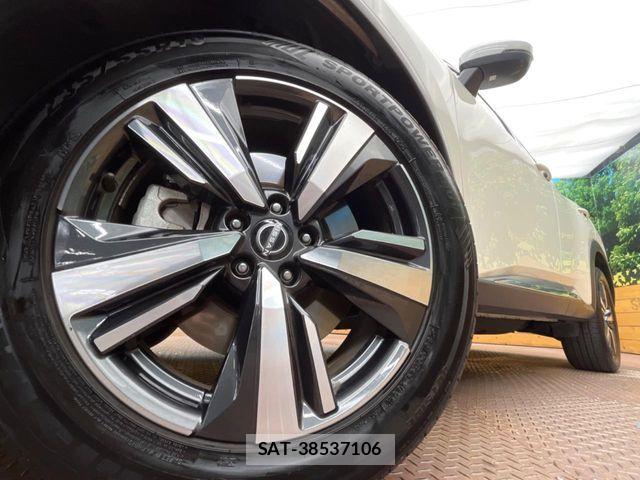 Nissan X-TRAIL HYBRID 2022-08 8211168-12