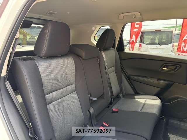 Nissan X-TRAIL HYBRID 2026-02 8211163-5