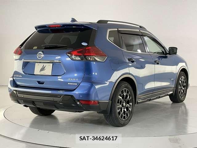 Nissan X-TRAIL HYBRID 2020-11 8211171-5