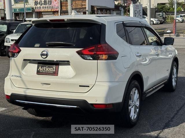 Nissan X-TRAIL HYBRID 2018-05 8232547-3