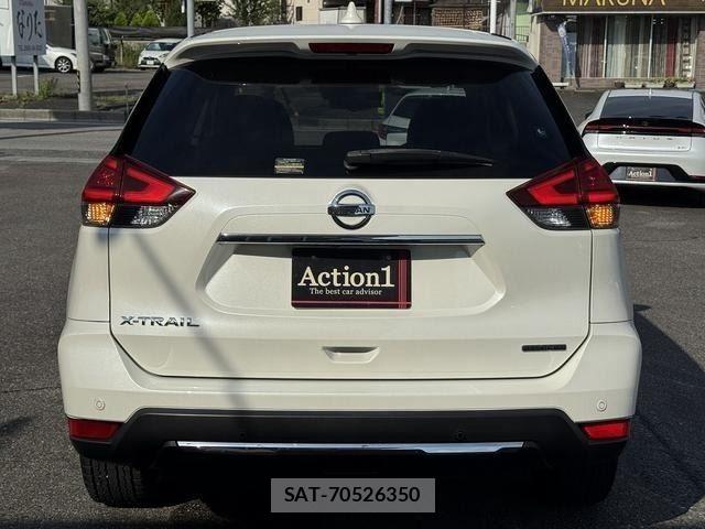 Nissan X-TRAIL HYBRID 2018-05 8232547-4