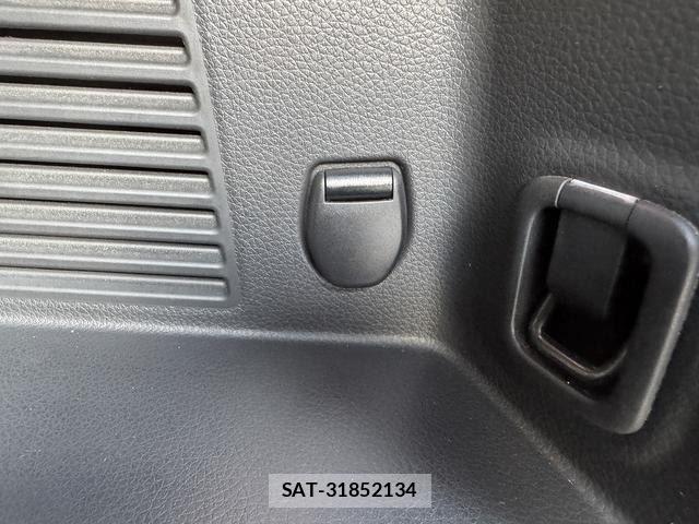 Nissan X-TRAIL HYBRID 2016-02 8232550-28